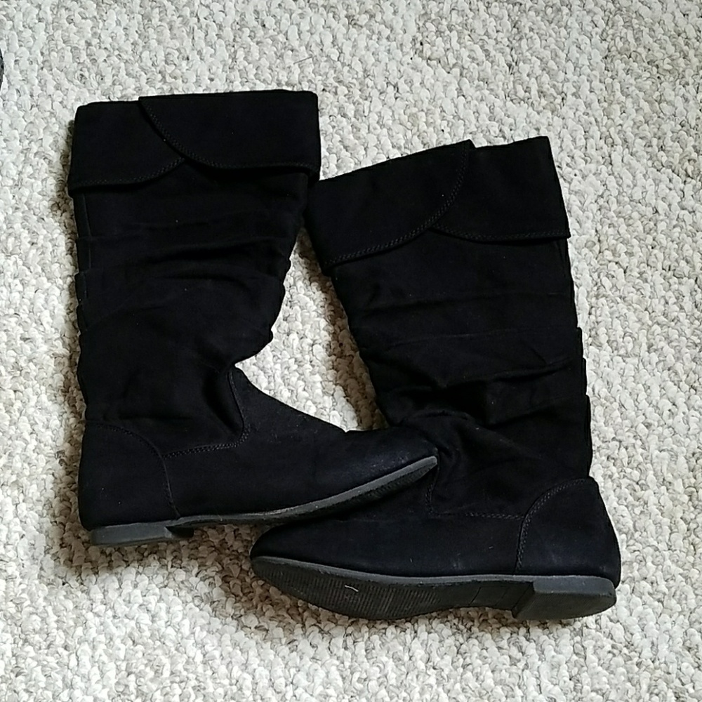 Black boots